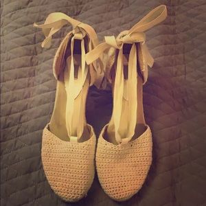 💜Kimchi Blue Ankle Wrap Wedges💜